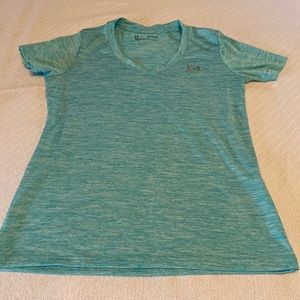 Womens Under Armour T-shirt size XS